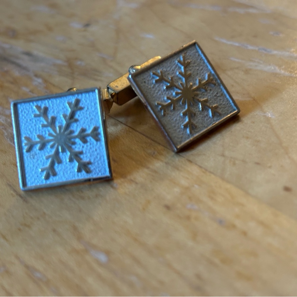 Vintage cufflinks set of two snowflakes porcelain good condition